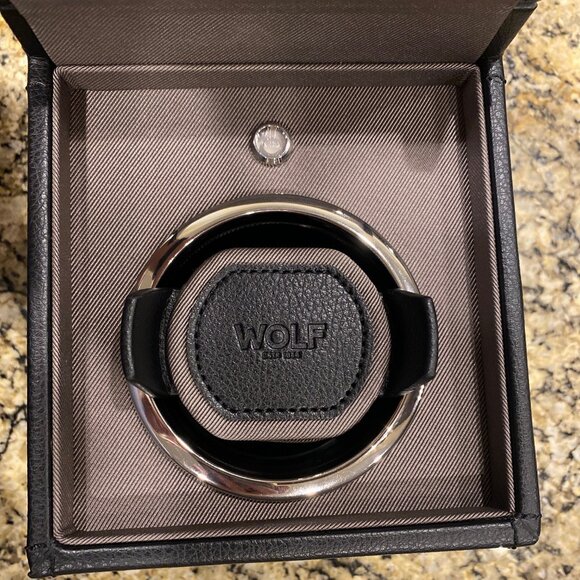 Wolf Cub WatchWinder with Cover (Black) - Model 4611103 - New In Box, Never Used - Picture 5 of 5